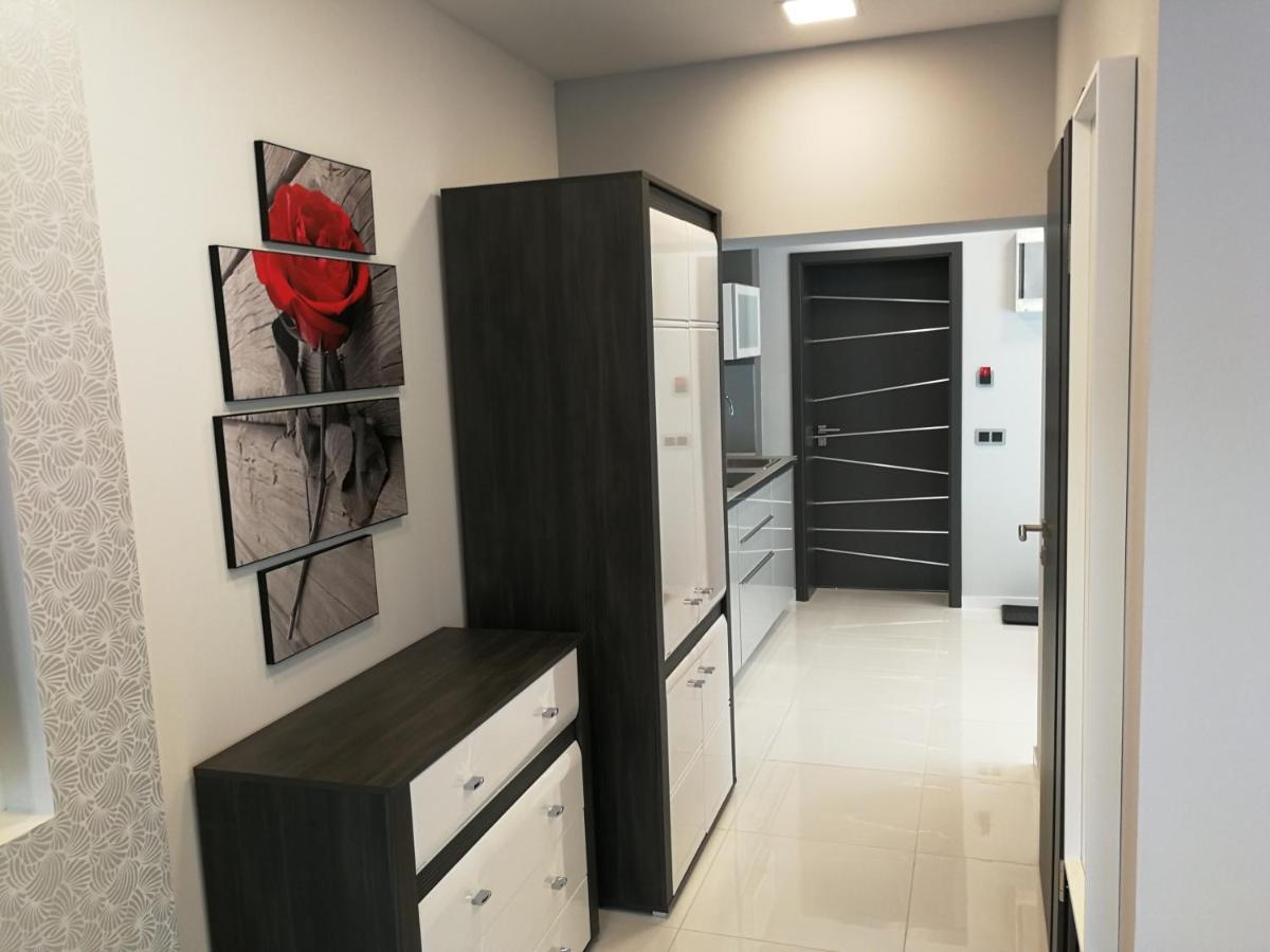 Aqua Solar Apartmanhaz Miskolc Ngoại thất bức ảnh